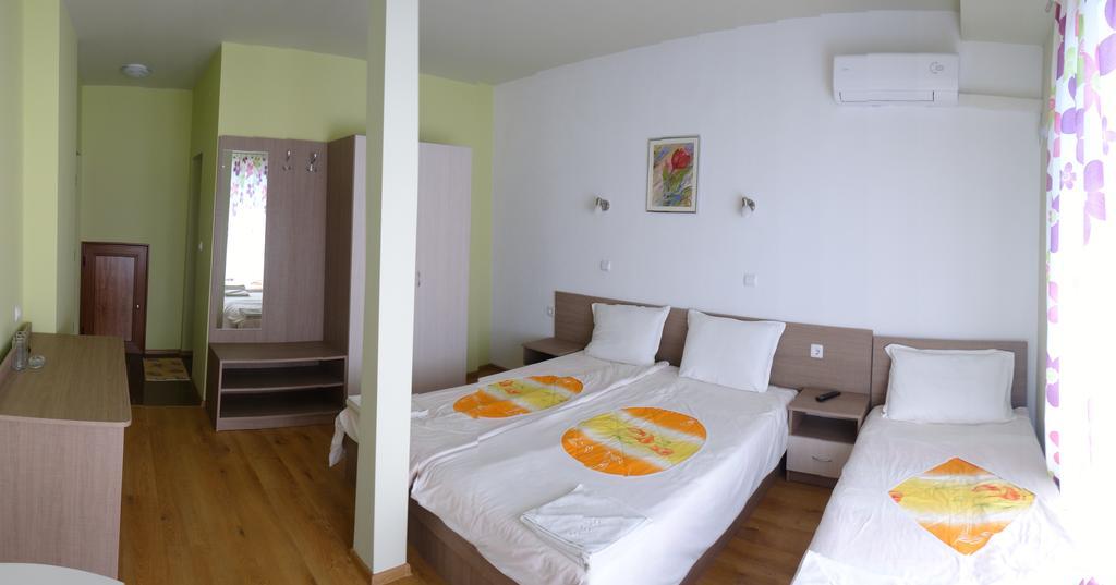 Guest House Rosa Kiten  Δωμάτιο φωτογραφία