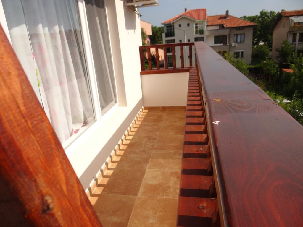 Guest House Rosa Kiten  Εξωτερικό φωτογραφία