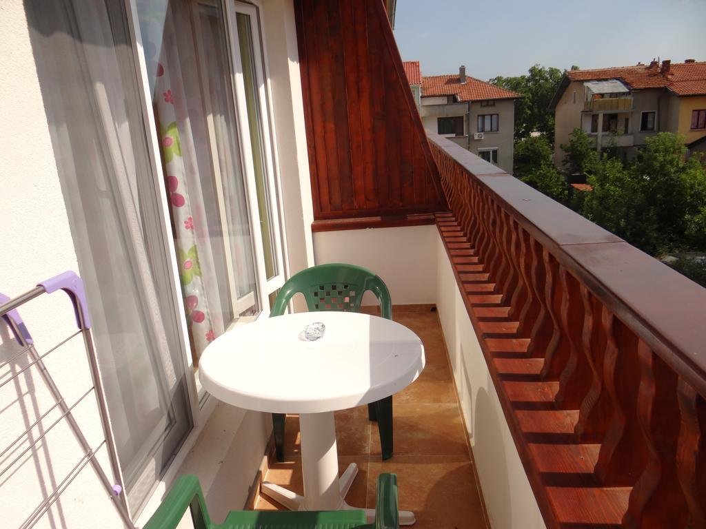 Guest House Rosa Kiten  Εξωτερικό φωτογραφία