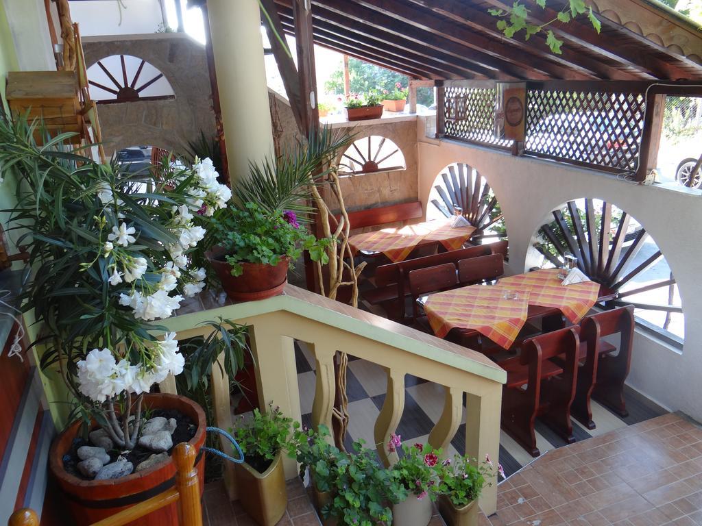 Guest House Rosa Kiten  Εξωτερικό φωτογραφία