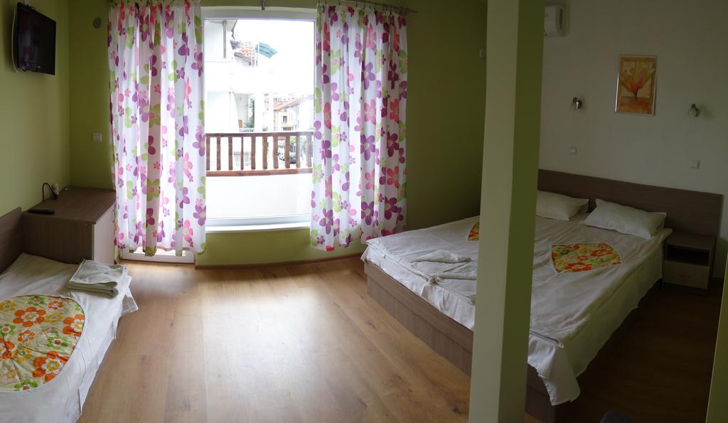Guest House Rosa Kiten  Δωμάτιο φωτογραφία